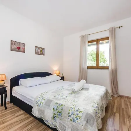 2 Bedroom Stunning In Biograd Holiday home *