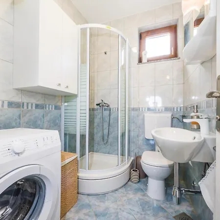 2 Bedroom Stunning In Biograd Casa de Férias