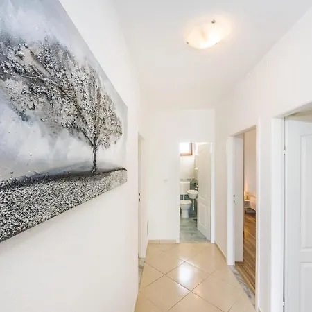 2 Bedroom Stunning In Biograd Casa de Férias *